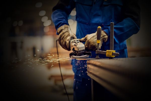 comment poncer le métal