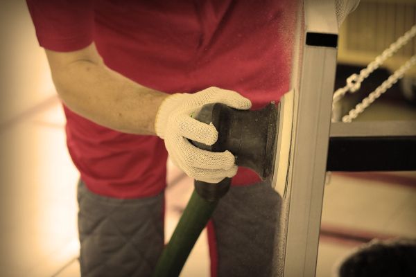 préparer une surface avant peinture