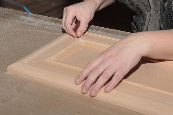 Technique de ponçage du bois dans les angles